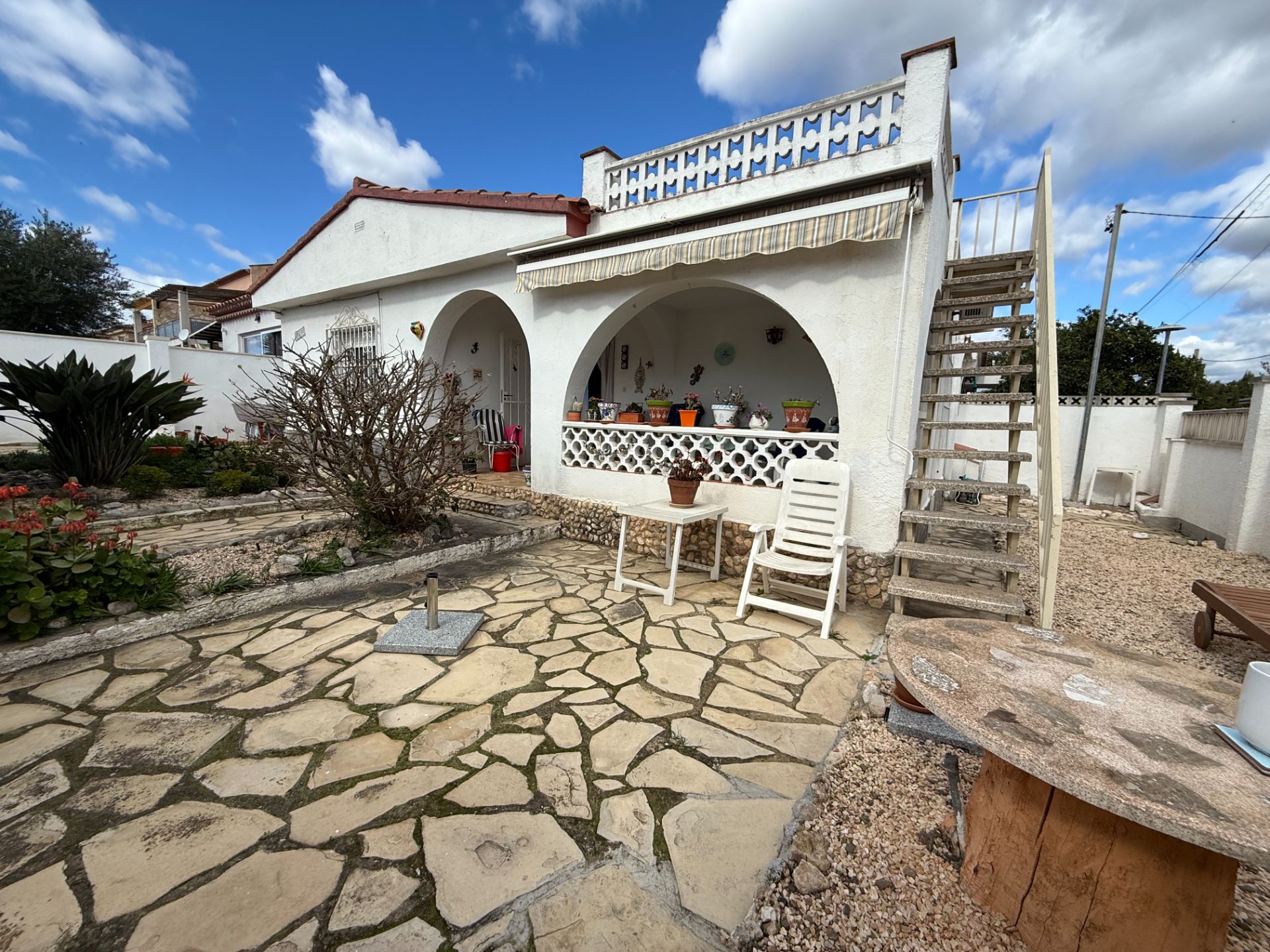 **Bonita casa unifamiliar en Venta en una Ubicación Tranquila** - Image 4