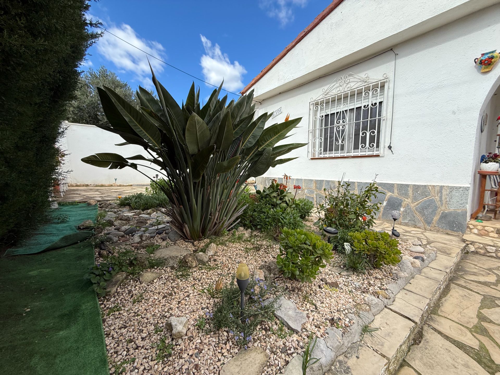 **Bonita casa unifamiliar en Venta en una Ubicación Tranquila** - Image 14