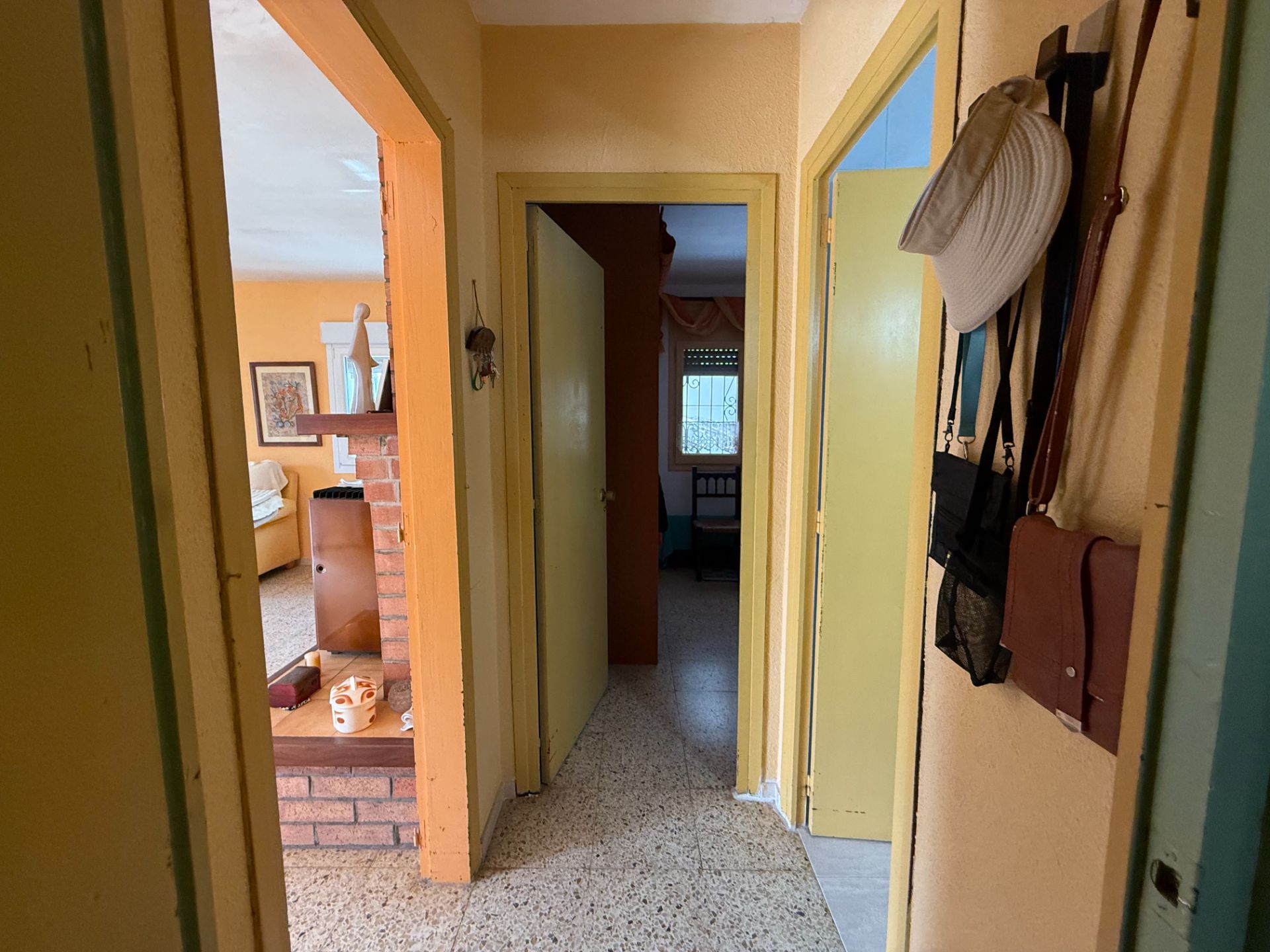 **Bonita casa unifamiliar en Venta en una Ubicación Tranquila** - Image 32