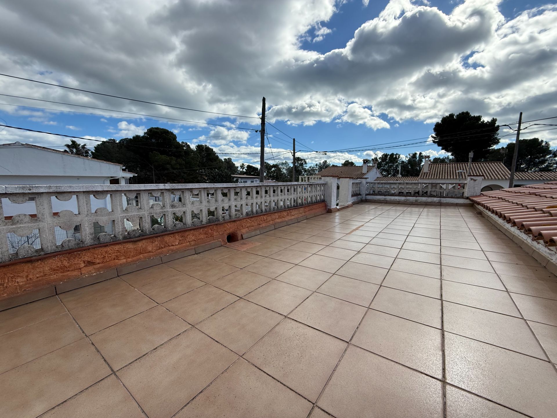 **Bonita casa unifamiliar en Venta en una Ubicación Tranquila** - Image 36