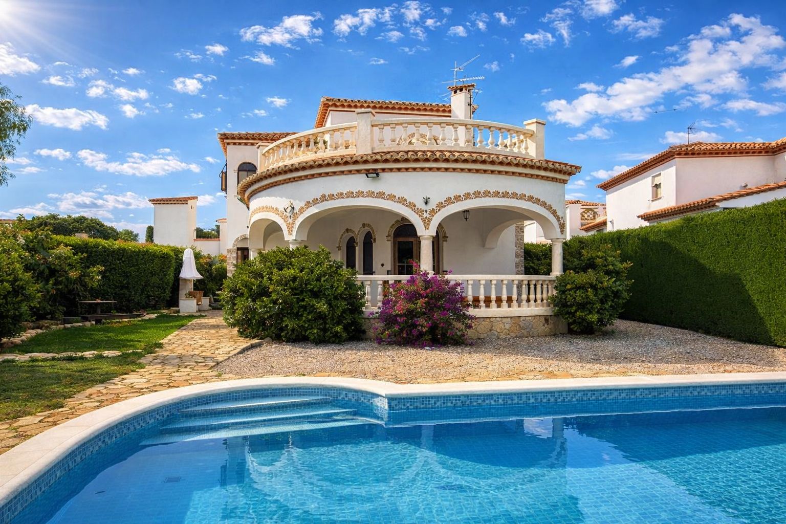 **Chalet Independiente en el Corazón de la Ciudad, con licencia turistica** - Image 3