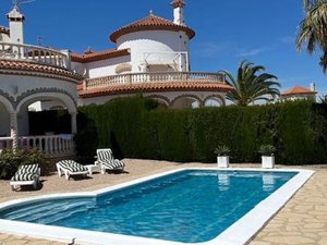 **Chalet Independiente en el Corazón de la Ciudad, con licencia turistica** - Image 4