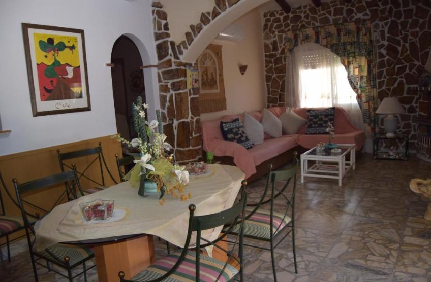 **Chalet Independiente en el Corazón de Miami Playa y con licencia turistica ** - Image 11