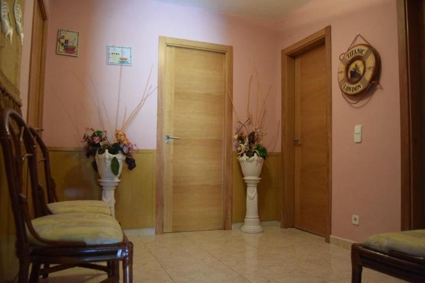 **Chalet Independiente en el Corazón de Miami Playa y con licencia turistica ** - Image 15