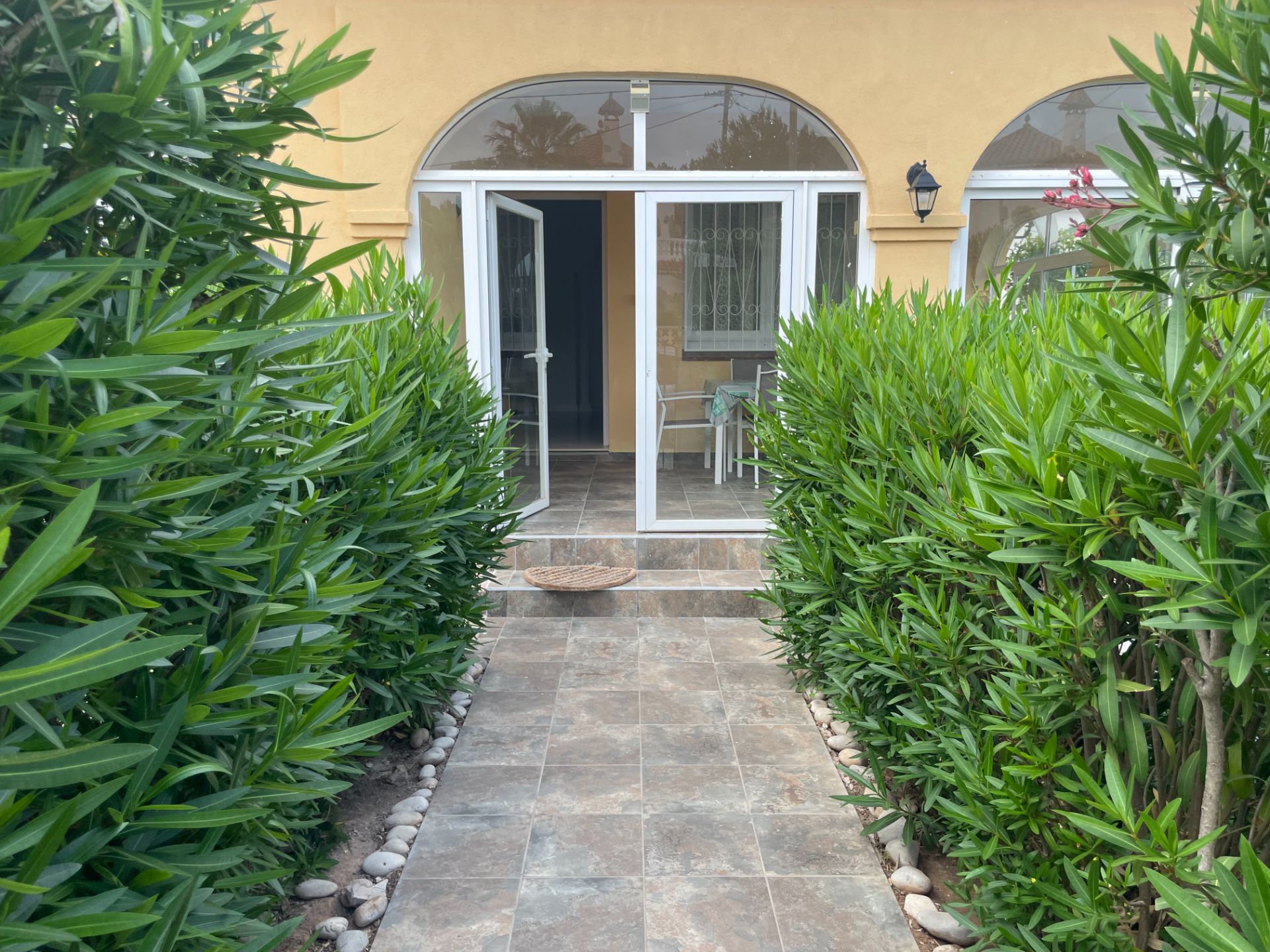 Preciosa y recien reformada casa en pleno centro con piscina privada - Image 7