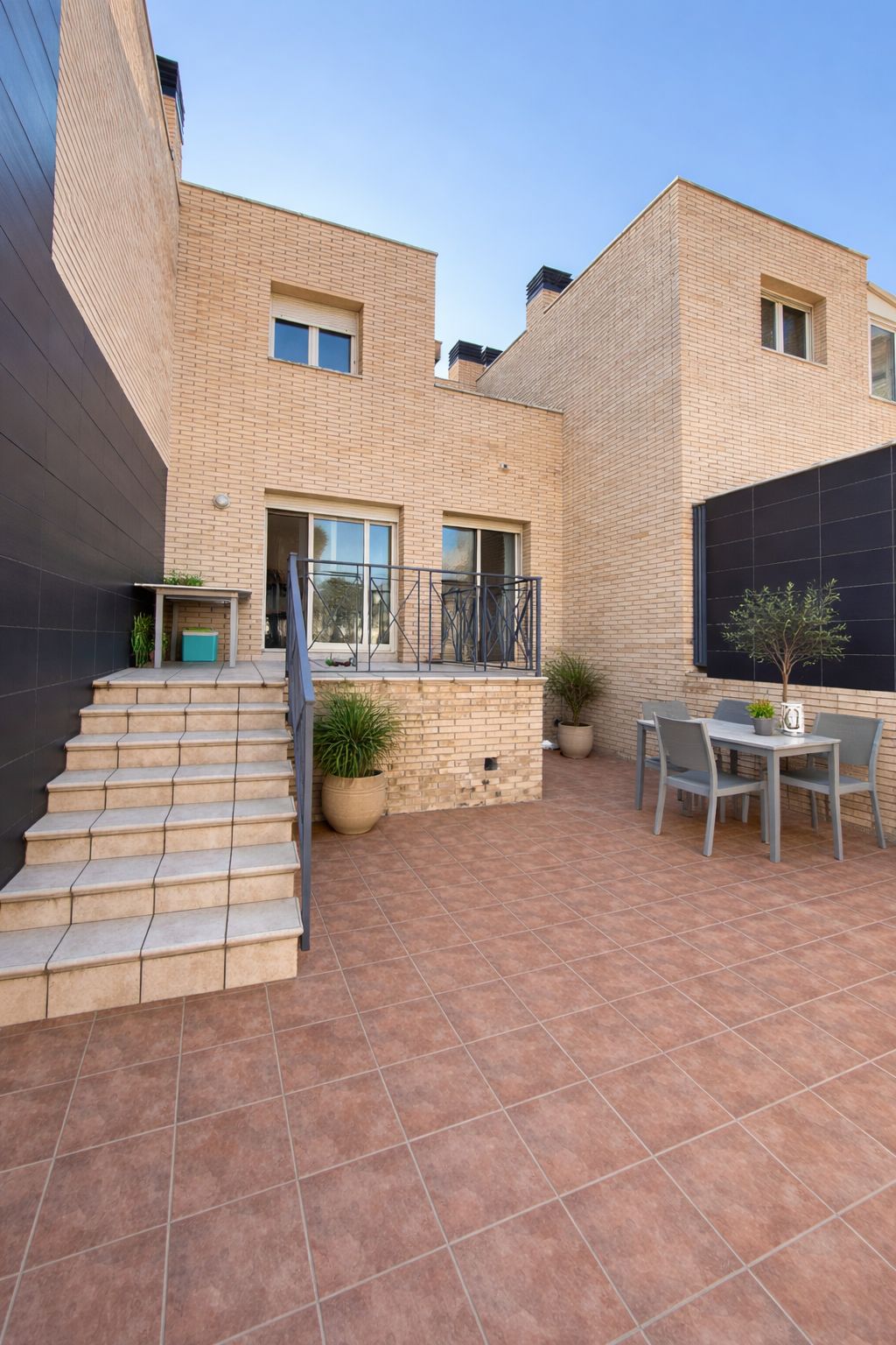 ¡Increible adosado en pleno centro de Miami Playa! - Image 10