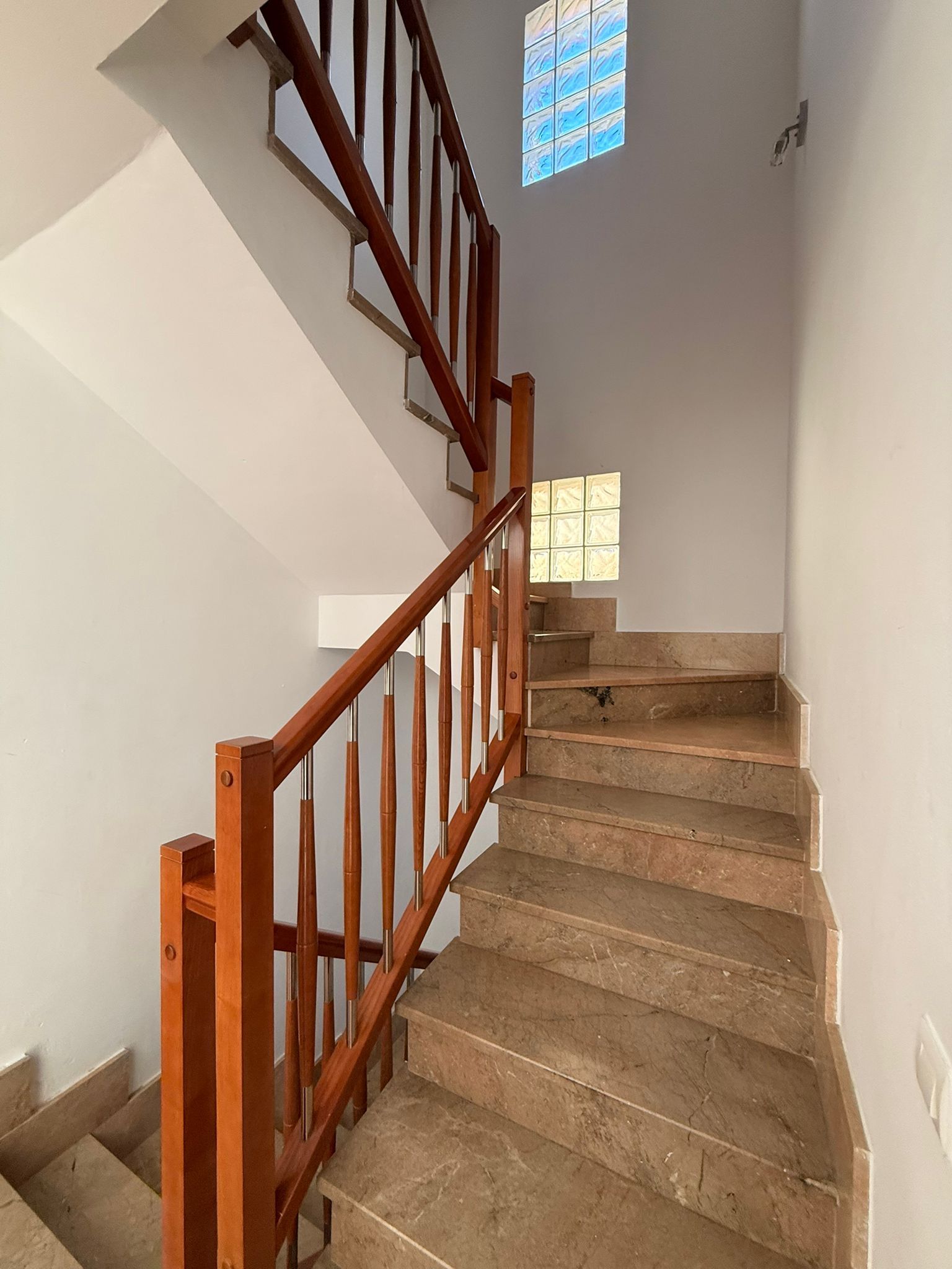 ¡Increible adosado en pleno centro de Miami Playa! - Image 14