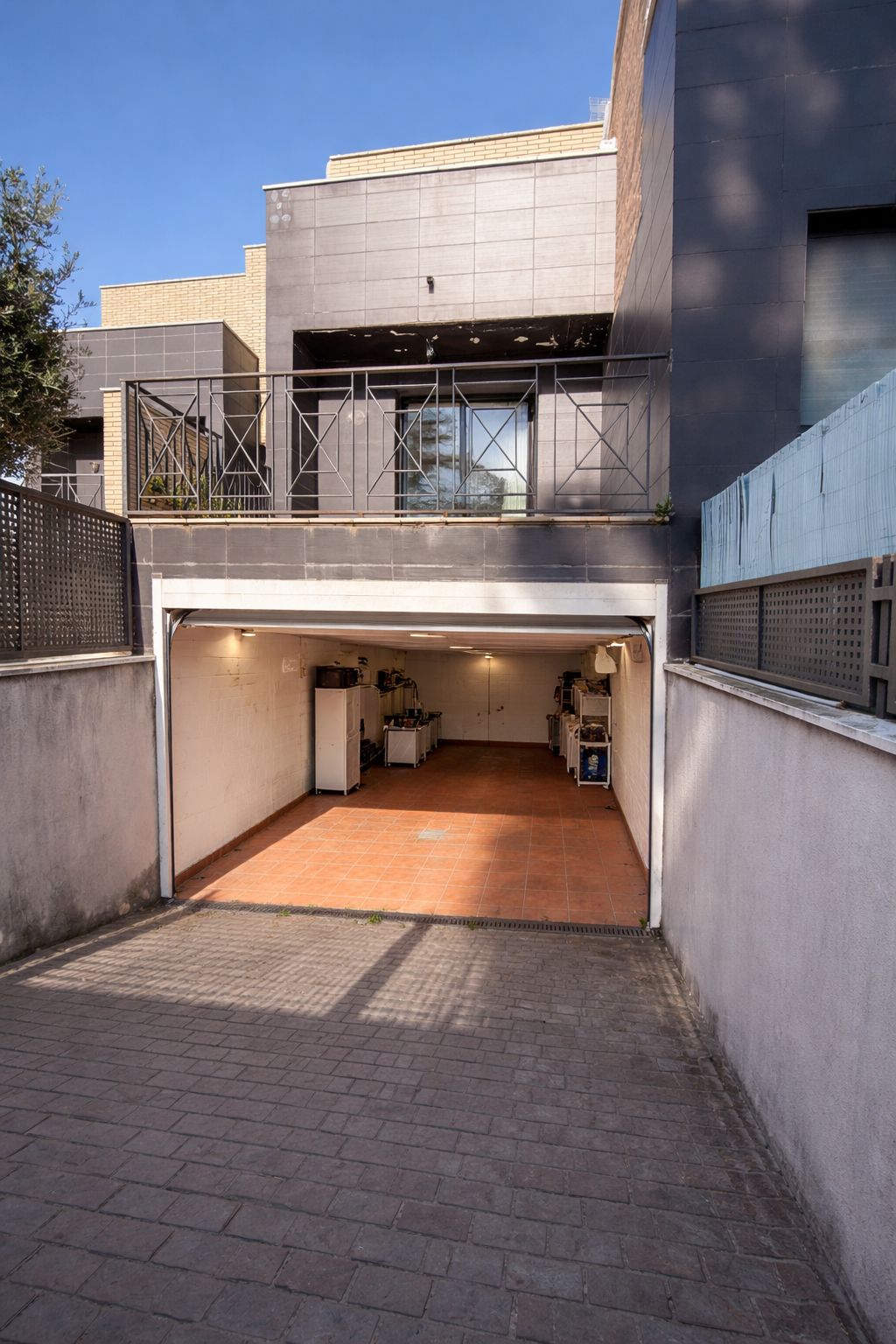 ¡Increible adosado en pleno centro de Miami Playa! - Image 26